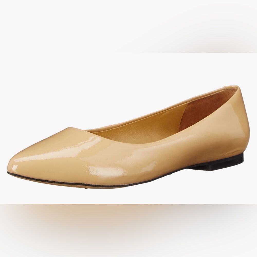 Trotters Estee Ballet Tan Flats Size 6N.